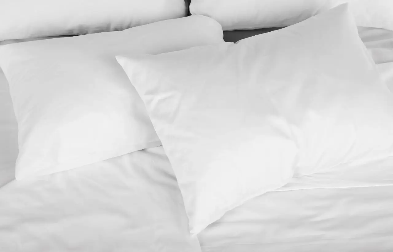 Rifare subito il letto è davvero una buona abitudine? L’errore comune al risveglio Immagine selezionata