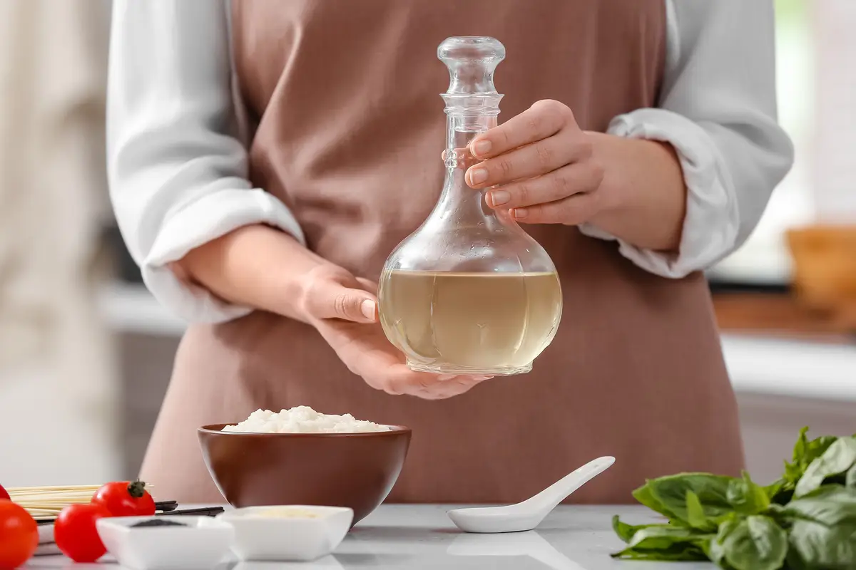 I metodi più efficaci per eliminare i residui di sapone dalle piastrelle I metodi più efficaci per eliminare i residui di sapone dalle piastrelle