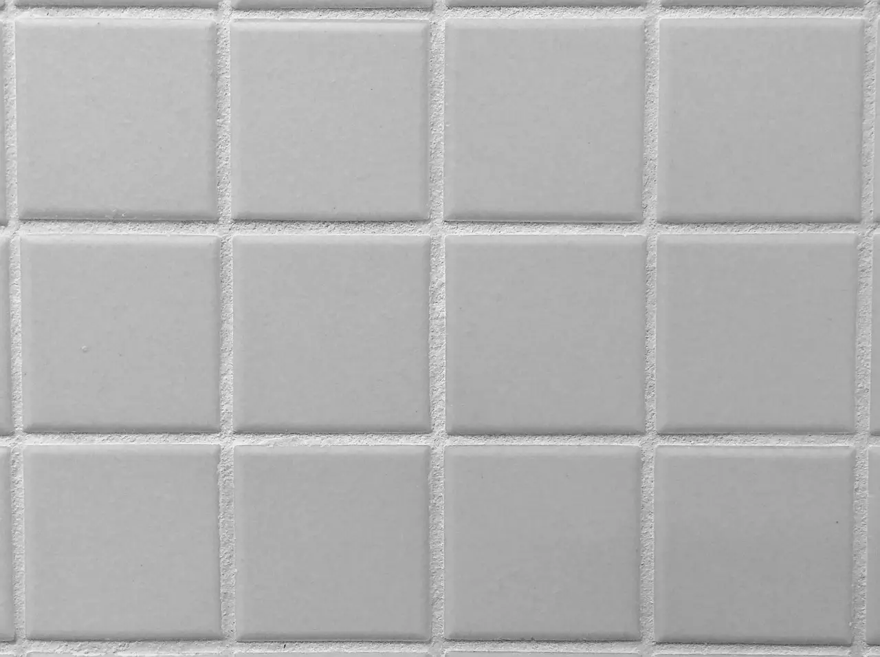 I metodi più efficaci per eliminare i residui di sapone dalle piastrelle I metodi più efficaci per eliminare i residui di sapone dalle piastrelle