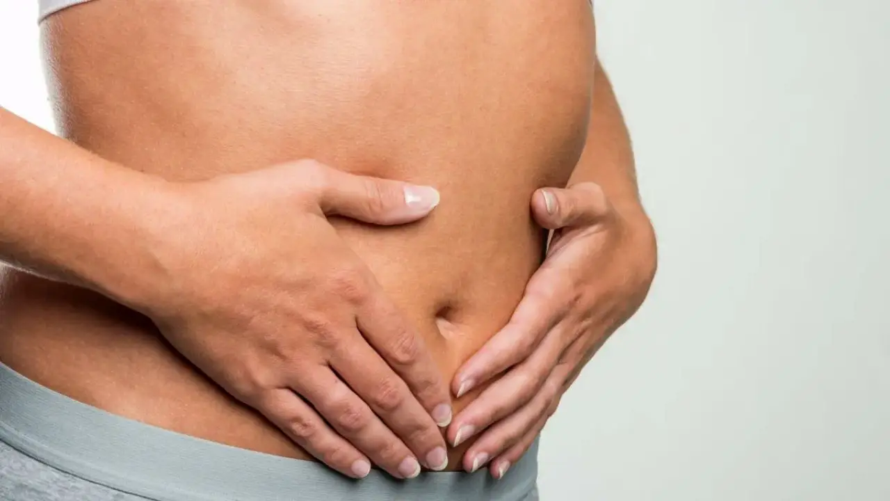 Scopri come preparare la bevanda serale che aiuta a sgonfiare la pancia