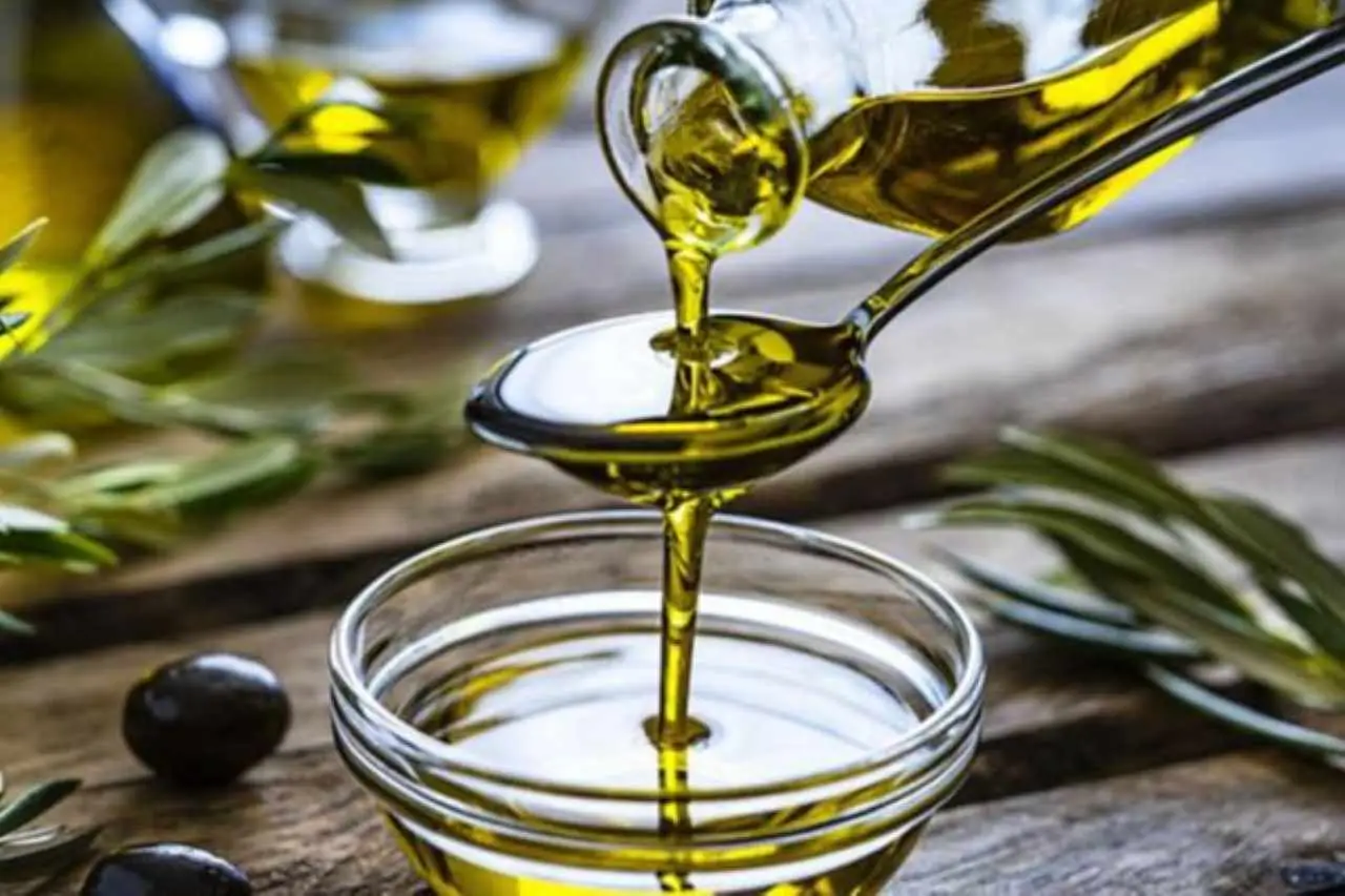 L’olio che aiuta a ridurre il colesterolo cattivo L’olio che aiuta a ridurre il colesterolo cattivo